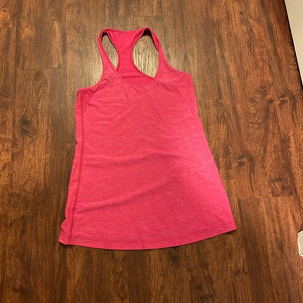Lululemon Women’s size 8 tank top. Pink.
